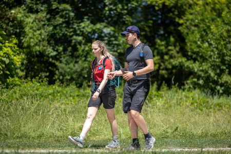 Pot ob reki, ki povezuje (30)